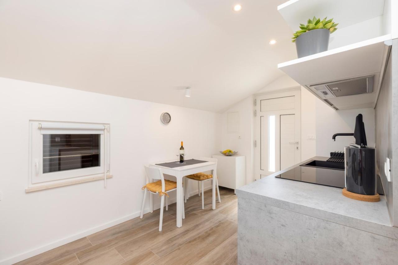 Easy Apartment Mali Losinj Bagian luar foto