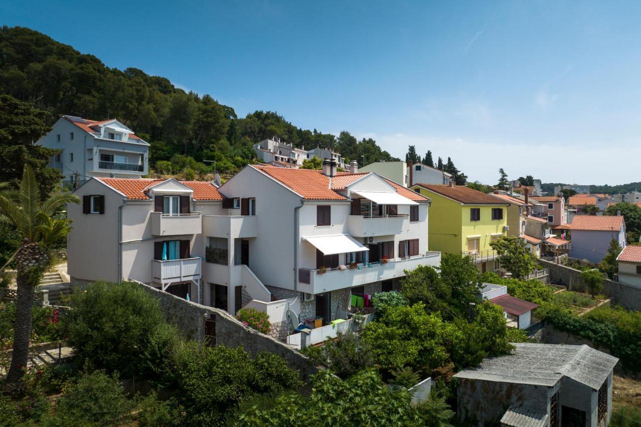 Easy Apartment Mali Losinj Bagian luar foto